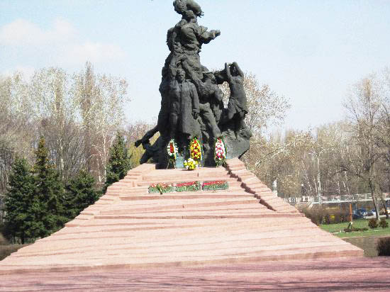 Бабий яр монумент